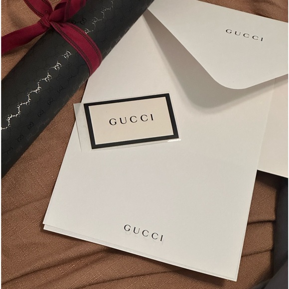 🎓 GUCCI Black GG Embossed Gift Wrap Envelope, Paper and Sticker!! - Picture 5 of 7